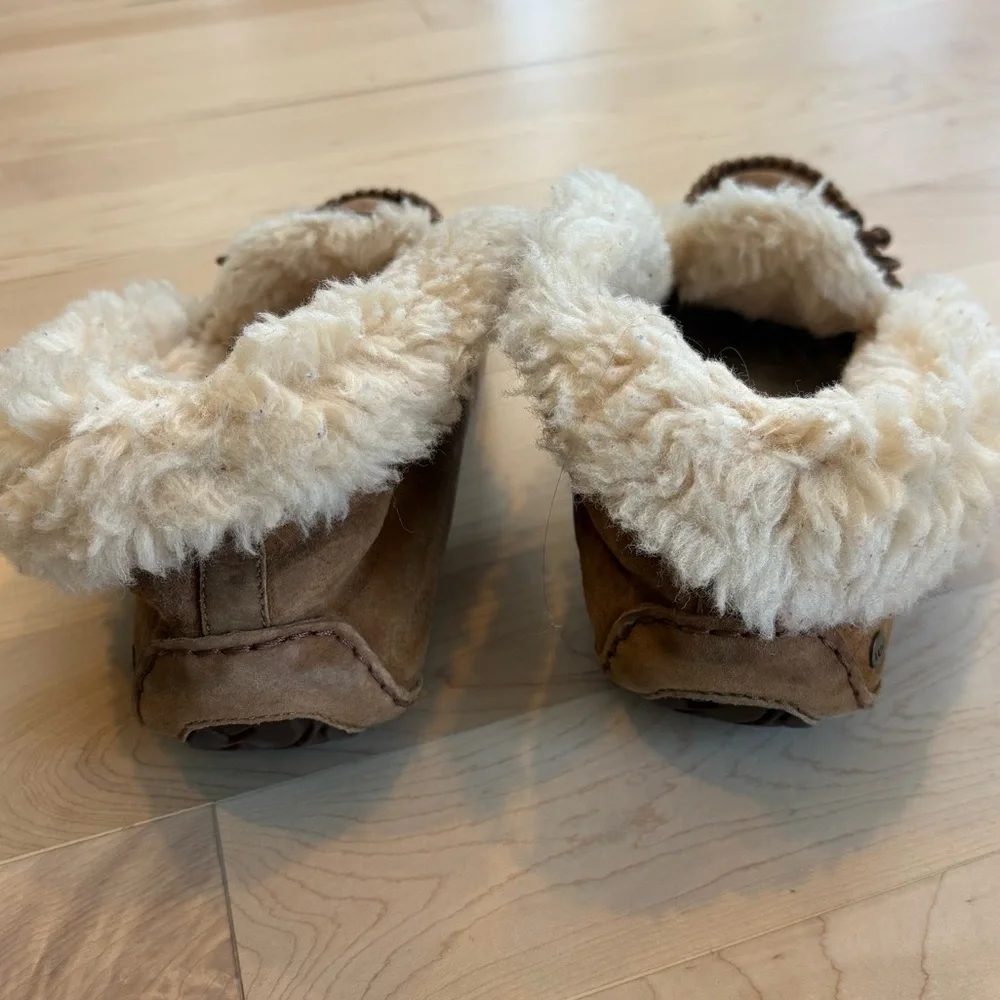 UGG Alina Sheepskin Moccasin Slippers Chestnut Cozy Fur Lined House Shoes US 7 - Picture 4 of 11